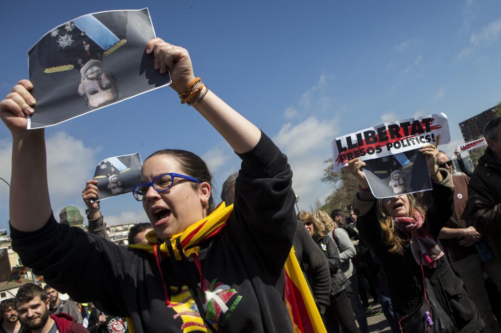 El Rey apoya en Barcelona a los jueces como "garantía de los derechos y ...