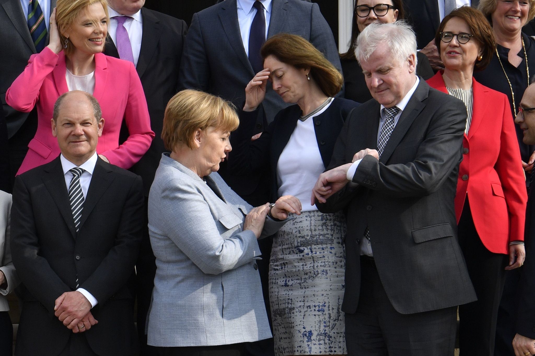 La canciller Angela Merkel y el ministro del Interior Horst Seehofer...