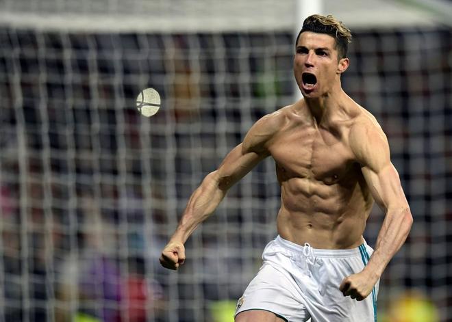 Cristiano Ronaldo celebra el gol de penalti, que supuso la...