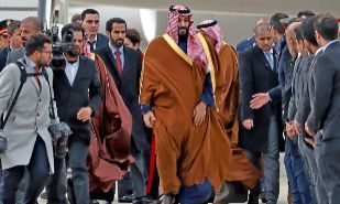 El príncipe heredero de Arabia Saudí, Mohammed bin Salman, ayer, a...