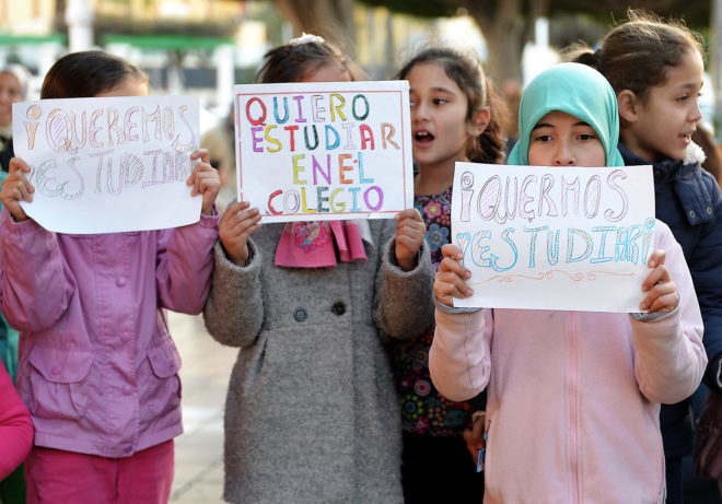 Protesta de nios en Melilla pidiendo ser escolarizados