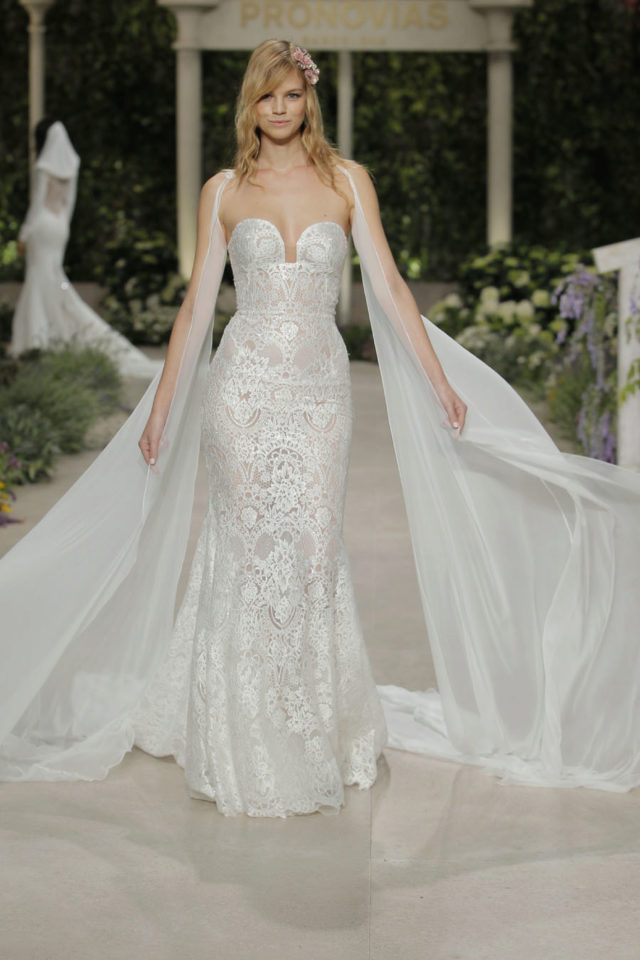 Pronovias presenta su colección más romántica y juvenil en Barcelona | Moda
