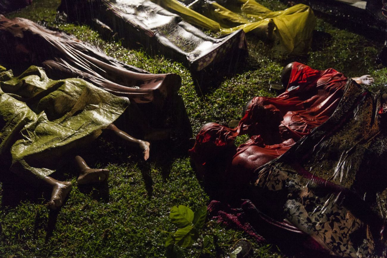 Cuerpos sin vida de refugiados rohingyas. Alrededor de 100 de ellos...