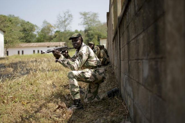 Militares centroafricanos en Camp Kassai (Bangui).