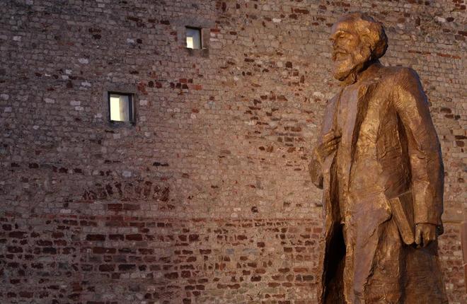 Estatua del pensador Karl Marx en la localidad alemana de Trier