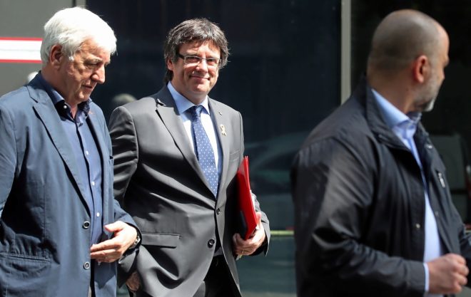 El ex &apos;president&apos; Carles Puigdemont, en Berln, junto al empresario...