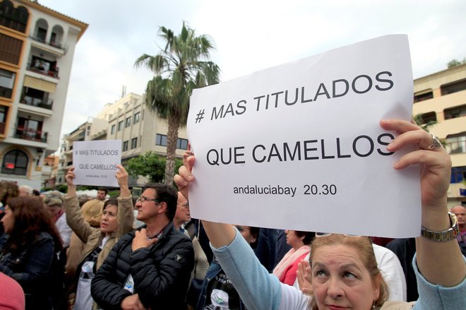 Miles de personas se manifiestan en la Plaza Alta de Algeciras...