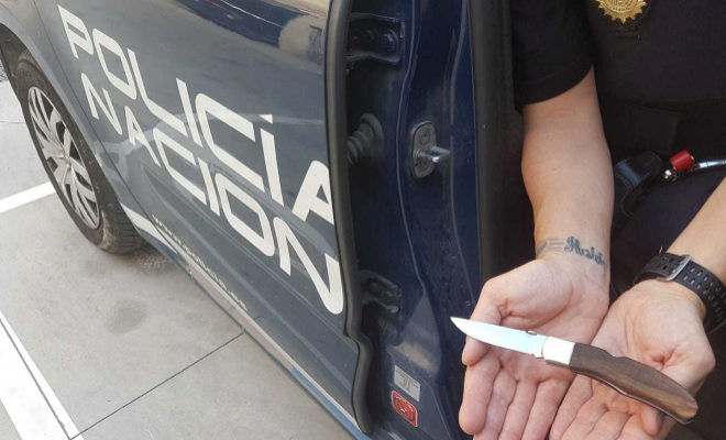 Detenido con un arma blanca en la mano cuando entraba en el trabajo de ...