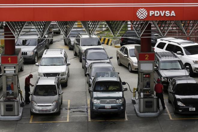 Detalle de una gasolinera propiedad de la petrolera venezolana PDVSA.