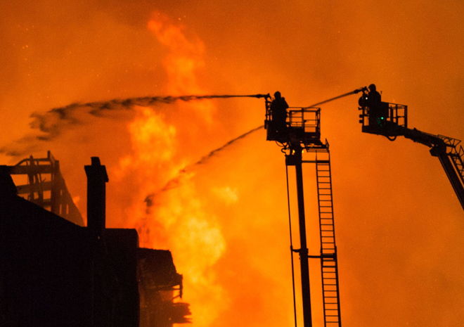 Un incendio arrasa la Escuela de Arte de Glasgow por segunda vez en 4 años