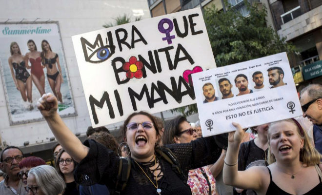 Valencia sale a la calle para rechazar la puesta en libertad de La ...