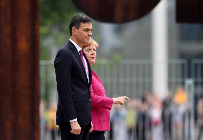 Pedro Snchez, con Angela Merkel este martes en Berln.