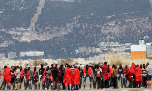Inmigrantes africanos rescatados en aguas del Estrecho de Gibraltar