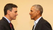 El presidente del Gobierno, Pedro Snchez, junto al ex presidente de...