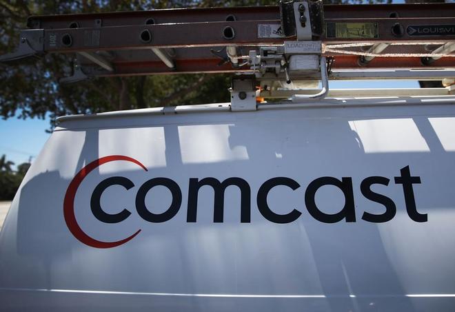 El logotipo de Comcast, en una furgoneta, en Miami.