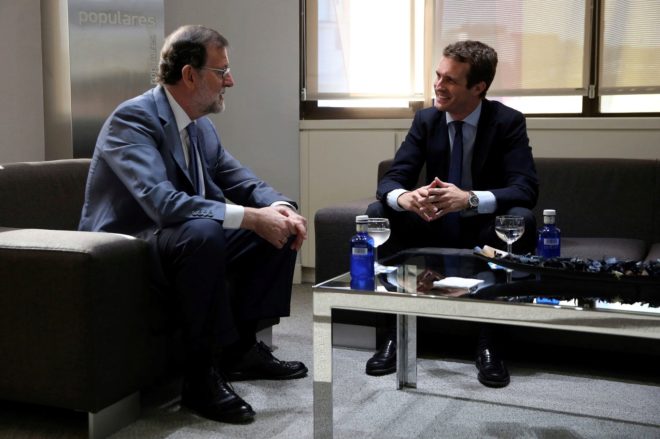 Mariano Rajoy y Pablo Casado, durante una reunin, ayer, en la sede...