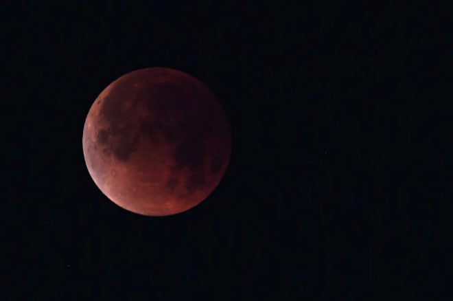 Imagen de la luna roja tomada l pasado enero en Los ngeles