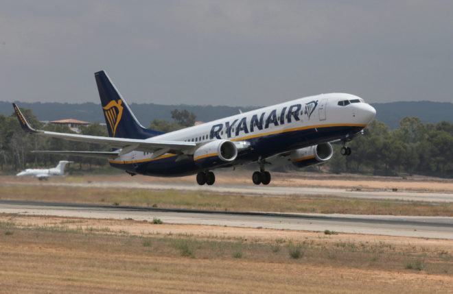 Un avin de Ryanair, una de las compaas con base en Palma donde...
