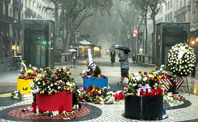 Imagen de La Rambla de Barcelona, ayer, durante el diluvio cado una...