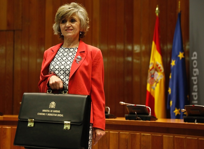 La nueva ministra de Sanidad, Mara Luisa Carcedo, durante su toma de...
