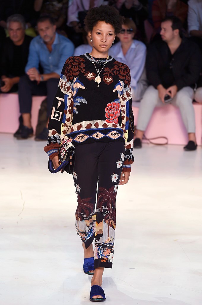 MILAN FASHION WEEK: El viaje por los estampados de Etro | Moda