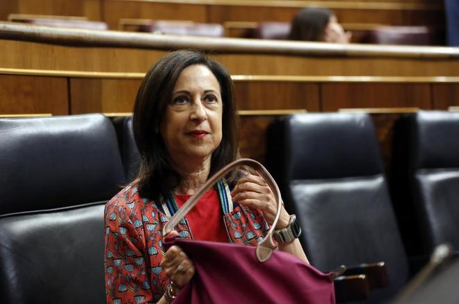 La ministra de Defensa, Margarita Robles, en el Congreso de los...