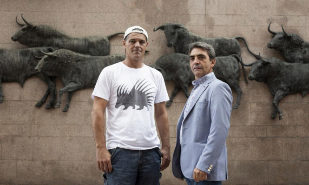 Frank Cuesta y Victorino Martn, junto a Las Ventas.