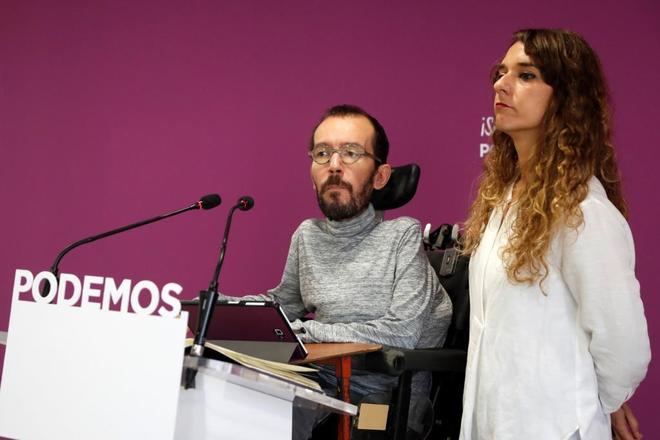 El secretario de Organizacin de Podemos, Pablo Echenique, con la...