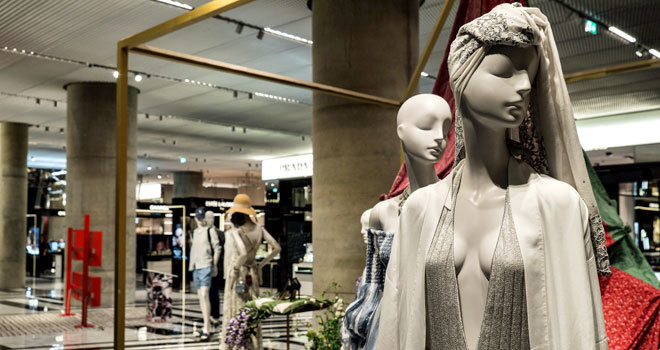 Muestra de moda nacional en un centro comercial de la capital.