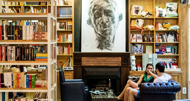Interior del caf literario de Aaliya's Books, en Gemmayzeh.