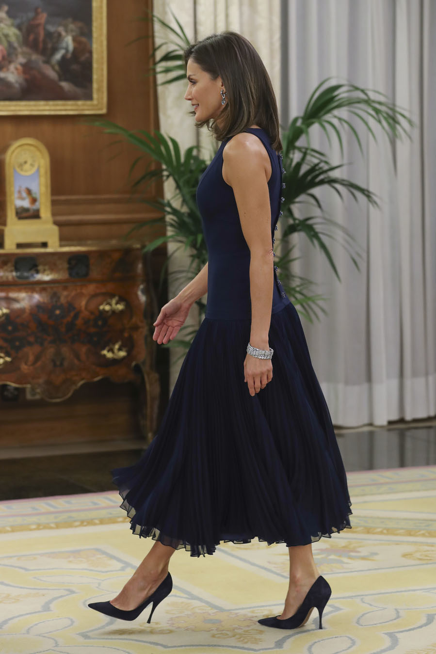 Letizia, la Reina que pasa de lucir vestido de Asos tiara rusa | Moda