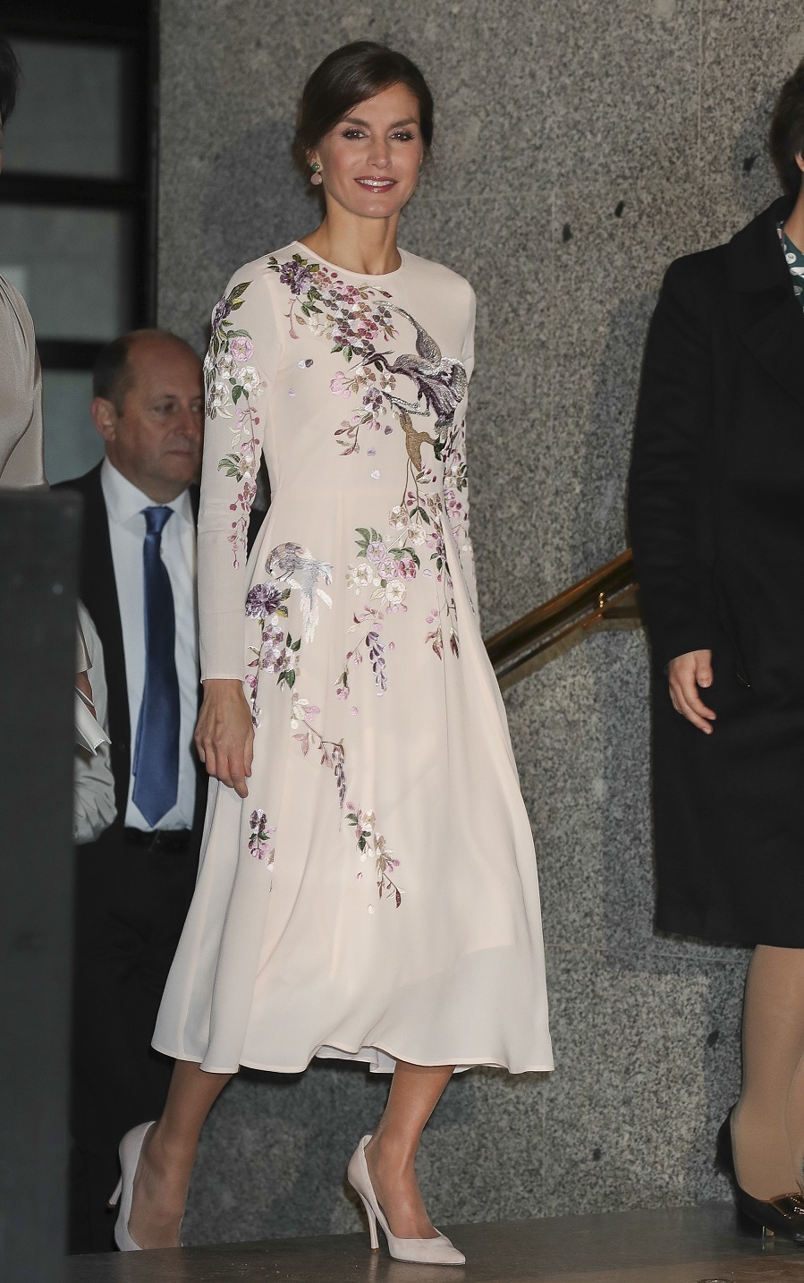 Letizia, la Reina que pasa de lucir vestido de Asos tiara rusa | Moda