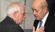 El ministro espaol de Extereriores, Josep Borrell, conversa con su...