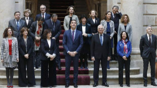 Pedro Snchez y los miembros de su Gobierno posan para la foto de...