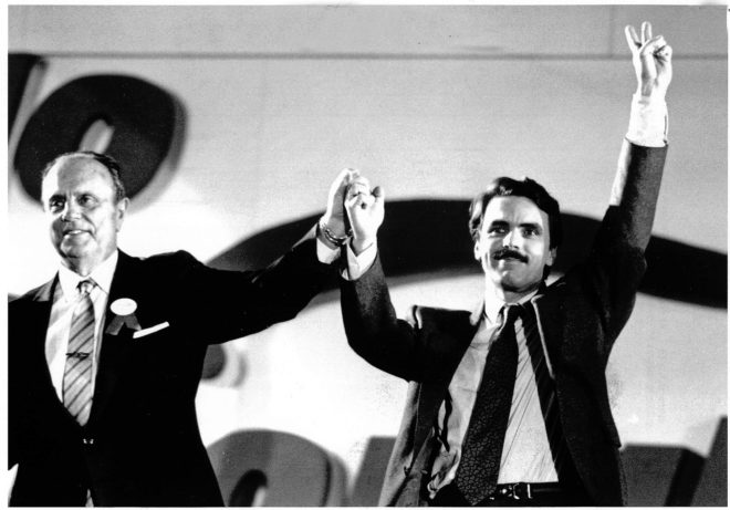 Manuel Fraga y Jos Mara Aznar, en 1989 tras el congreso en el que...