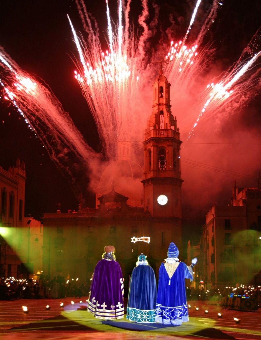 La cabalgata de Reyes de Alcoy es uno de los eventos anuales ms...