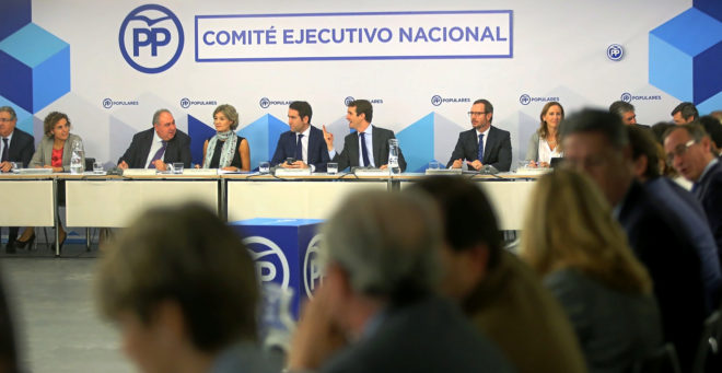 El presidente del PP, Pablo Casado, al frente del Comité Ejecutivo...