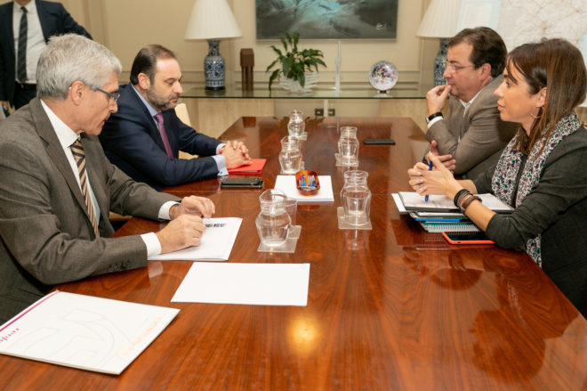 El ministro de Fomento, Jos Luis balos, reunido con el presidente...
