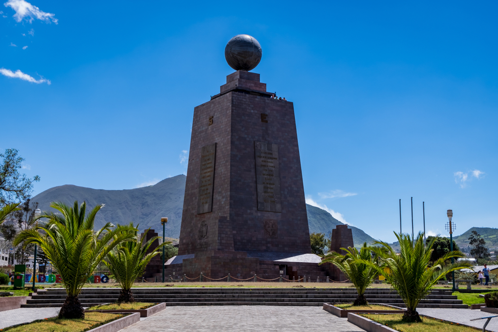El Monumento Ecuatorial, ubicado en la Ciudad Mitad del...