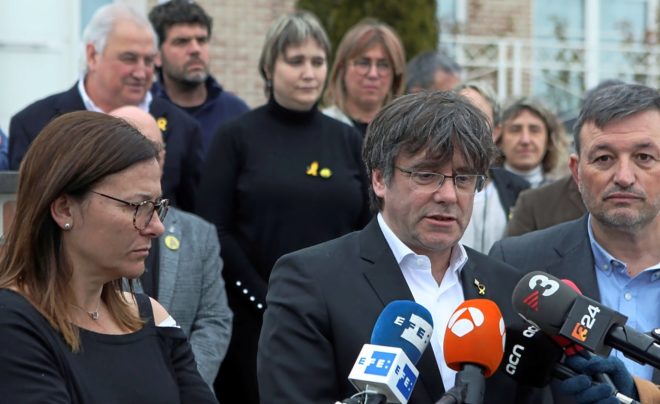 El ex presidente de la Generalitat, Carles Puigdemont, en una...