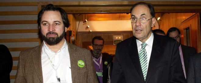 Abascal y Vidal-Quadras, durante la asamblea extraordinaria de Vox en...