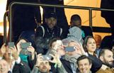 EPA3443. PARIS (FRANCE), 03/06/2019.- El jugador de Paris Saint Germain <HIT>Neymar</HIT> Jr. observa desde el banco este mircoles, en un partido de la Liga de Campeones entre Pars Saint Germain y Manchester United en el estadio Parque de los Prncipes en Pars (Francia).