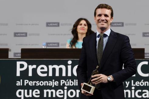 El presidente del PP, recogiendo un premio este jueves en Valladolid.