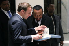 Emmanuel Macron, presidente de Francia, y Abiy Ahmed Ali, primer ministro de Etiopa, esta semana en Adis Abeba.