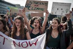 Estudiantes en Atenas protestan por el cambio climtico