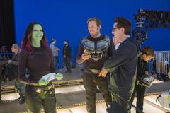 Zoe Saldana, Chris Pratt  y James Gunn durante el rodaje de Guardianes de la Galaxia Vol. 2