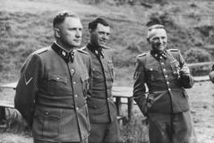 Altos oficiales de las SS en Polonia en 1944.