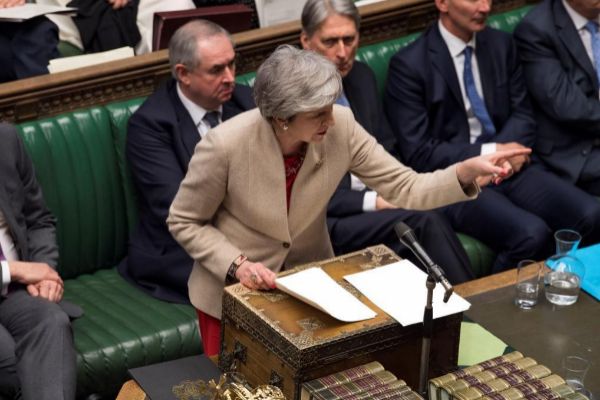 La &apos;premier&apos; britnica, Theresa May, en los Comunes.