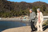 Akihito y Michiko, paseando por la villa imperial de Hamayama, a 66 kilmetros alsur de Tokio