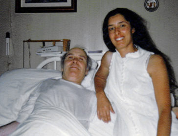 Ramona Maneiro en una fotografa antigua junto a Ramn Sampedro, a quien ayud a morir en enero de 1998.